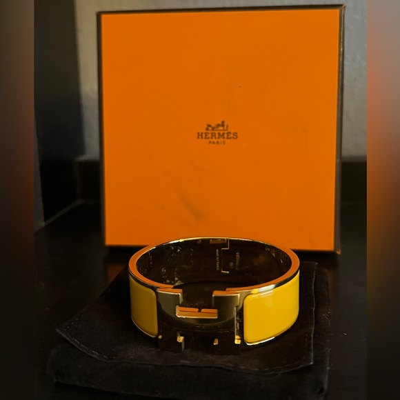 AUTHENTIC yellow & gold tone HERMES clicclac bracelet sm PM...
